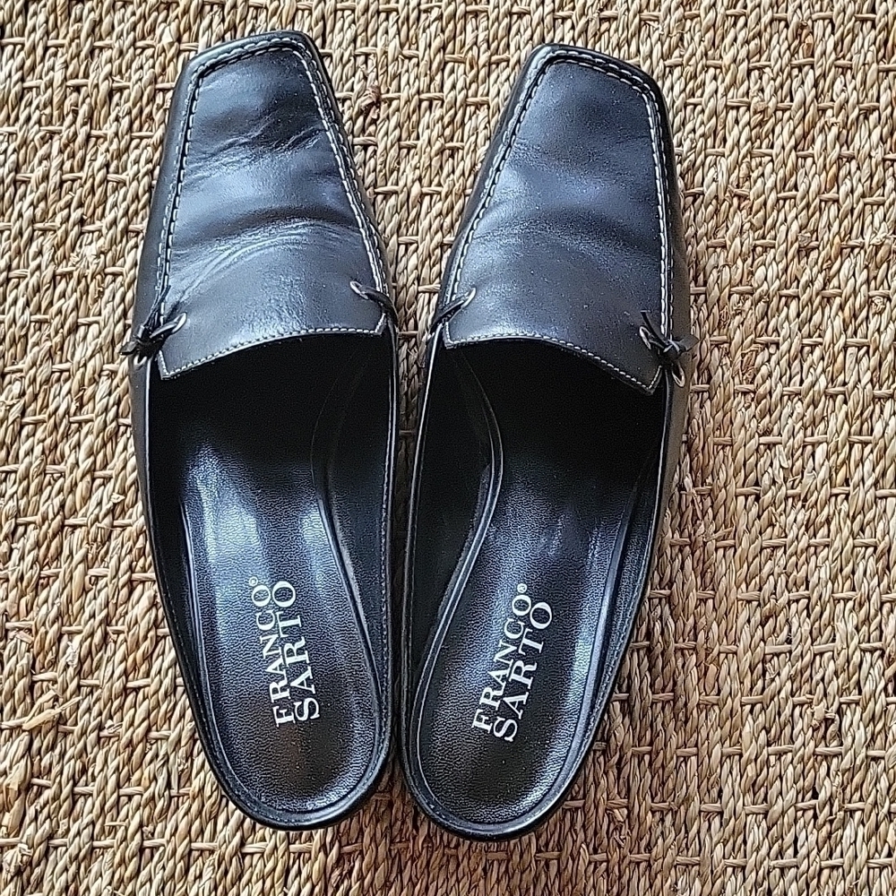Franco SARTO black leather heeled slip on shoe  Size is 7M  Very good condition.
